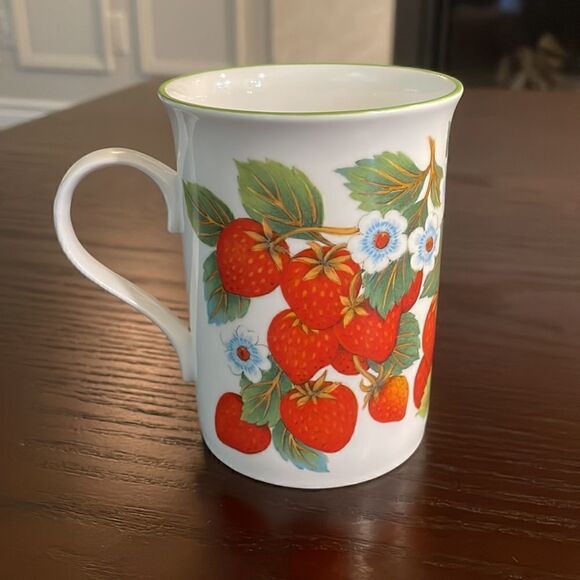 Crown Trent China Strawberry Bone China Mug Staffordshire England Gilt-edged - Picture 4 of 4
